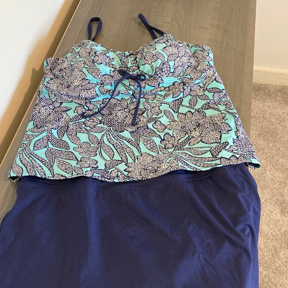 Lands End sz12 swim suit, gently used, excellent condition